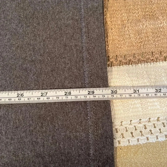 ANGRY Birds short sleeve graphic t-shirt
Size: large  (runs small) - Picture 8 of 8